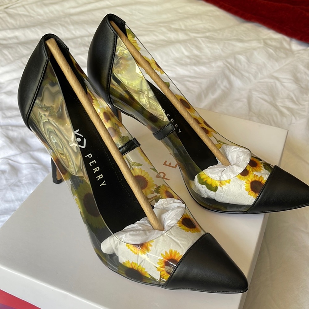 Katy Perry The Meline-Floral print Sunflower Pump size 9